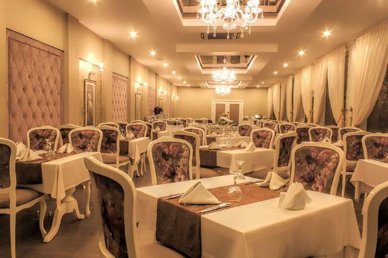 Hotel Vuni Palace