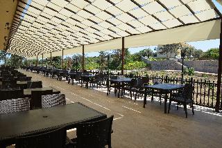 Hotel Riverside Garden Resort