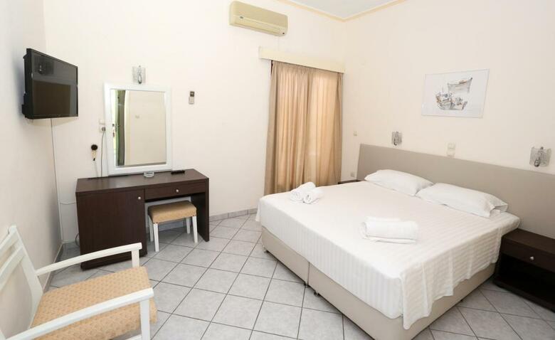 Hotel Karyatides
