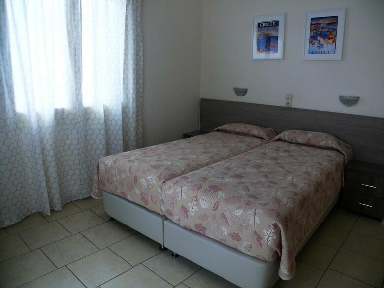 Hotel Karyatides