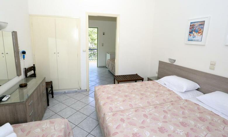 Hotel Karyatides