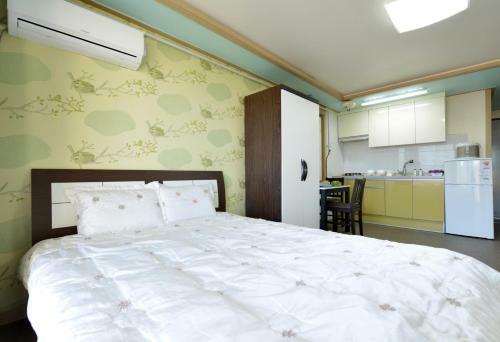 Hotel Hj House