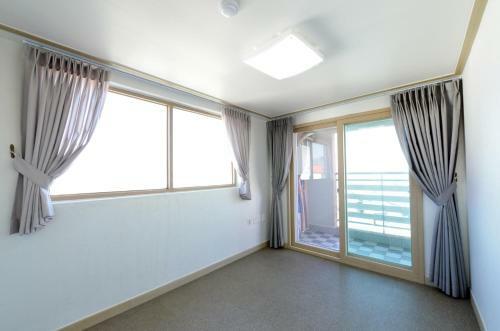 Hotel Hj House