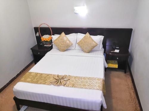 Green Leaf Hotel