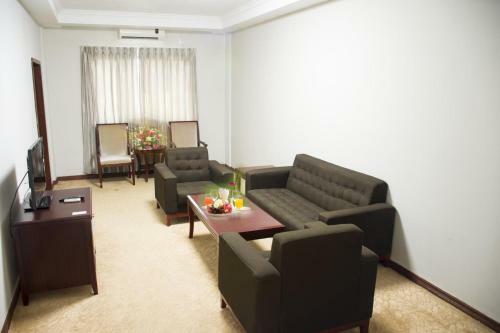 Green Leaf Hotel