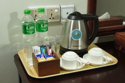Green Leaf Hotel