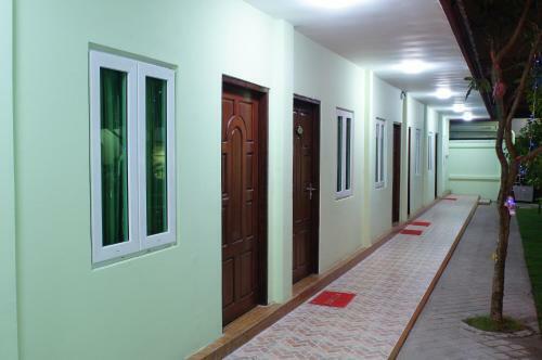 Green Leaf Hotel