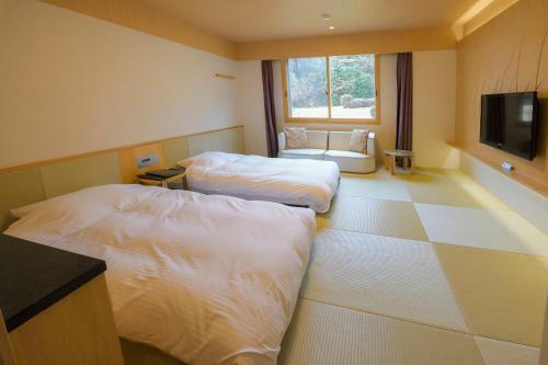 Hakone Lake Hotel