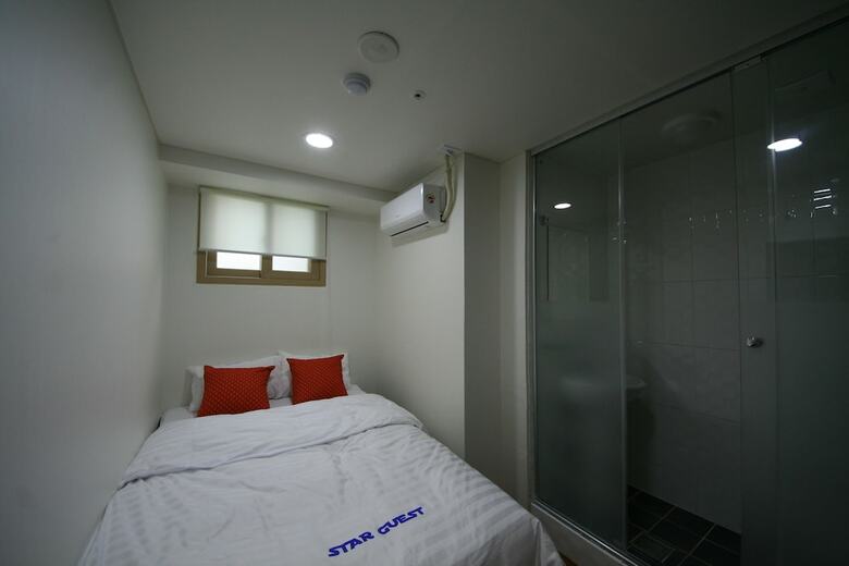 Hostal Star Guest Oneroomtel