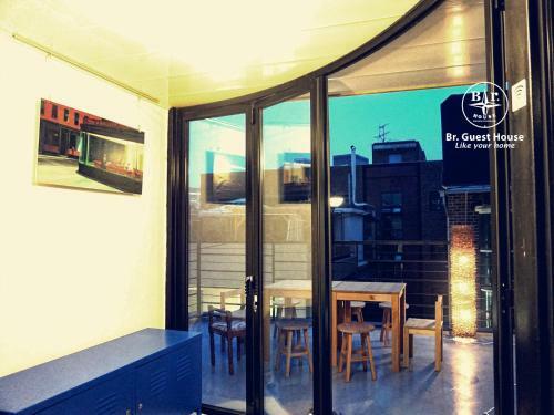 Hostal Br. Guesthouse Hongdae