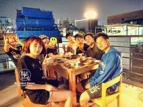Hostal Br. Guesthouse Hongdae