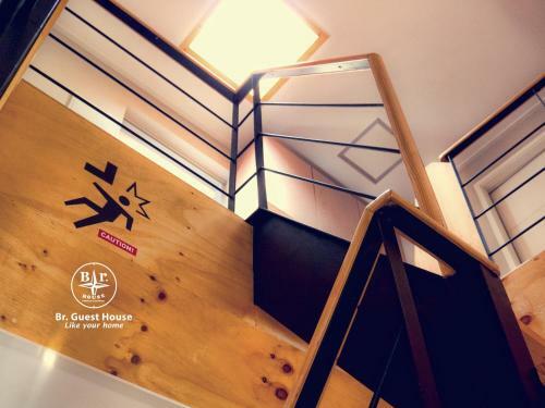 Hostal Br. Guesthouse Hongdae