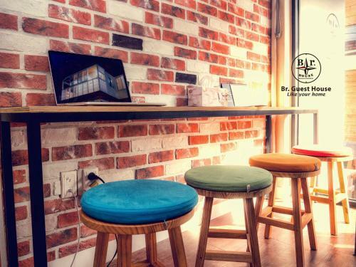 Hostal Br. Guesthouse Hongdae