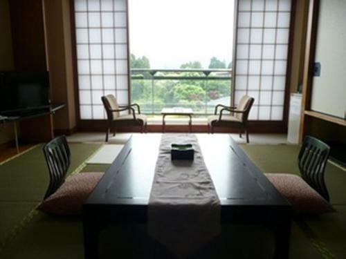 Hakone Mori-no-seseragi