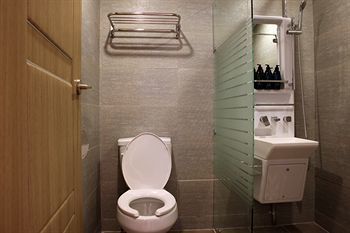 Hostal 24 Guesthouse Seoul Station Premier