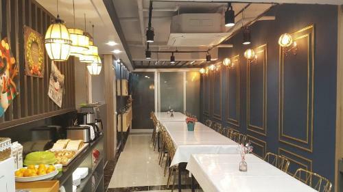 Hostal J-honor Guesthouse