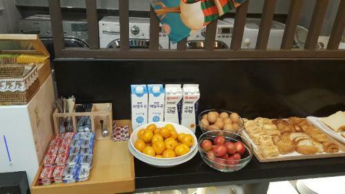 Hostal J-honor Guesthouse