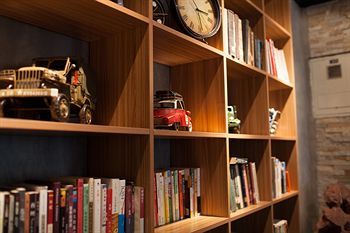 Nostalgia Hotel Beijing- Yonghe Lama Temple