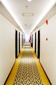 Nostalgia Hotel Beijing- Yonghe Lama Temple