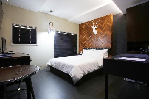 H Avenue Hotel