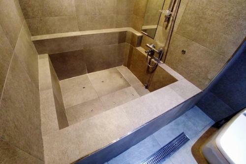 H Avenue Hotel