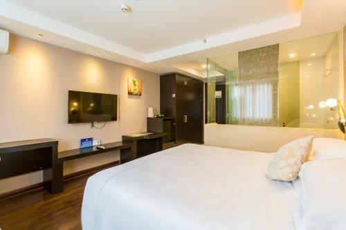 Beijing Red Hotel