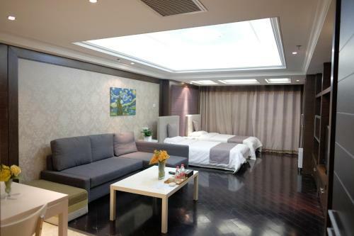 Ring Service Apartment No.8 On The East