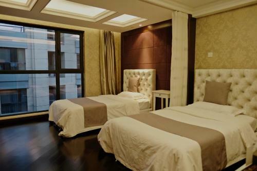 Ring Service Apartment No.8 On The East