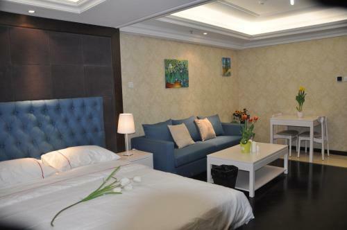 Ring Service Apartment No.8 On The East