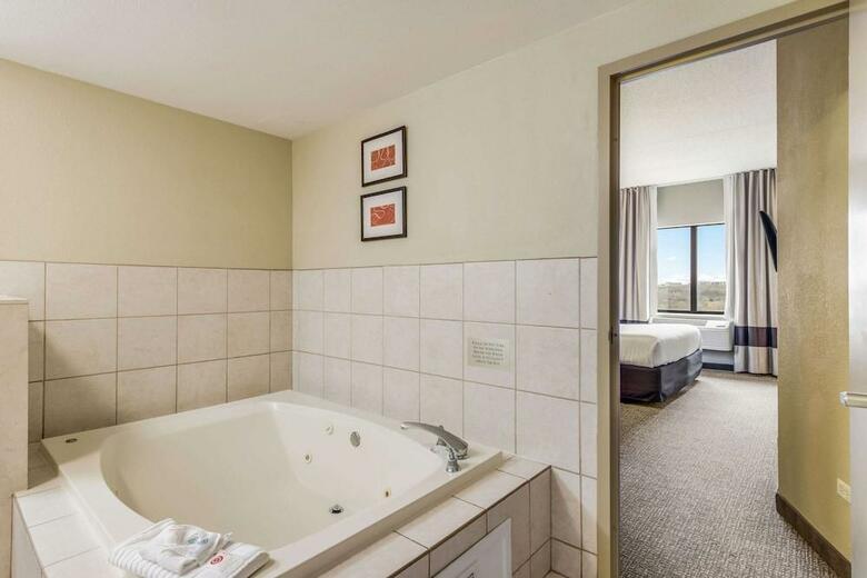 Hotel Comfort Suites O`hare Airport