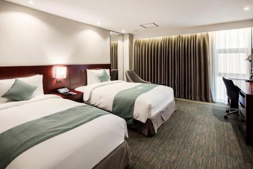 Sunshine Hotel