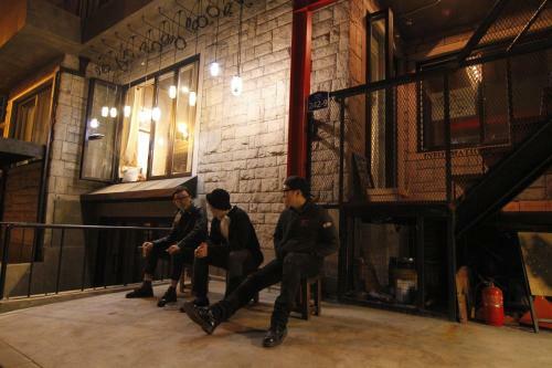 Hostal Twotwo House