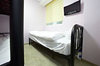 Rainbow Hostel Myeongdong