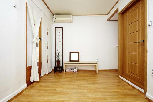 Hostal Vine Hanok Guesthouse