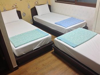Jongnowon Hostel