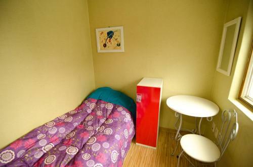 Hostal Kimchee Sinchon Guesthouse