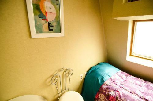 Hostal Kimchee Sinchon Guesthouse