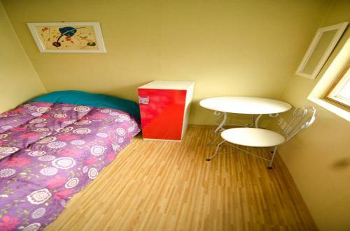 Hostal Kimchee Sinchon Guesthouse