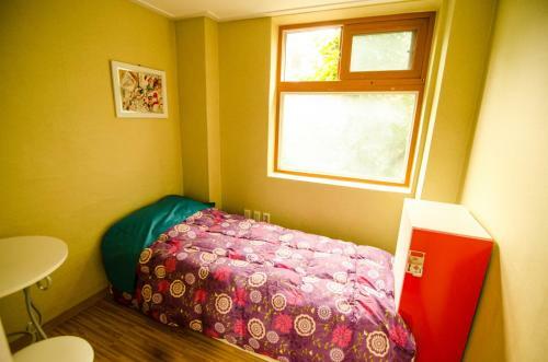 Hostal Kimchee Sinchon Guesthouse