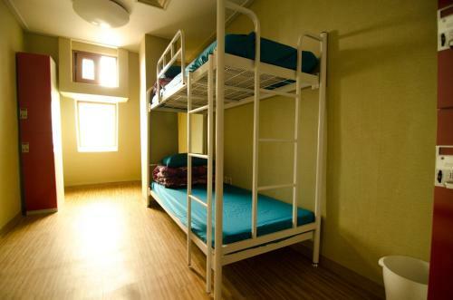 Hostal Kimchee Sinchon Guesthouse