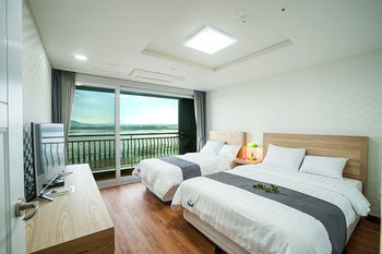 Breeze Bay Hotel
