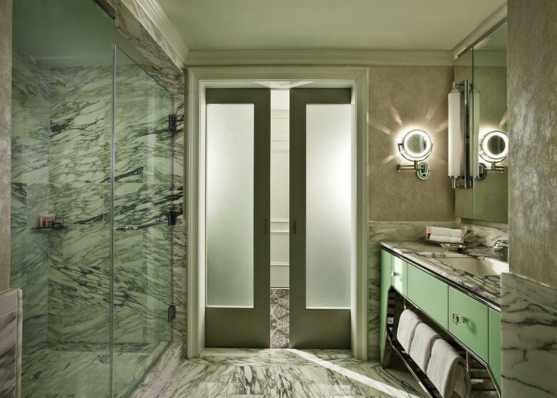 Hotel Loews Regency