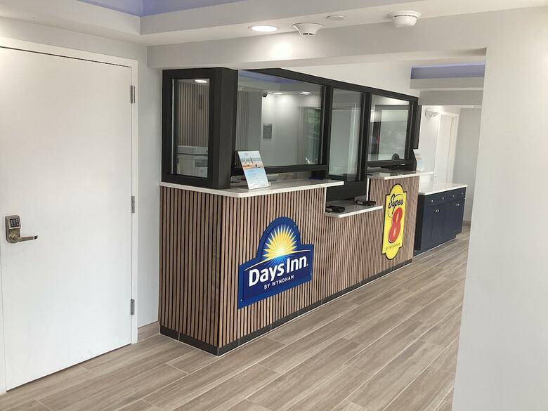 Hotel Quality Inn - West