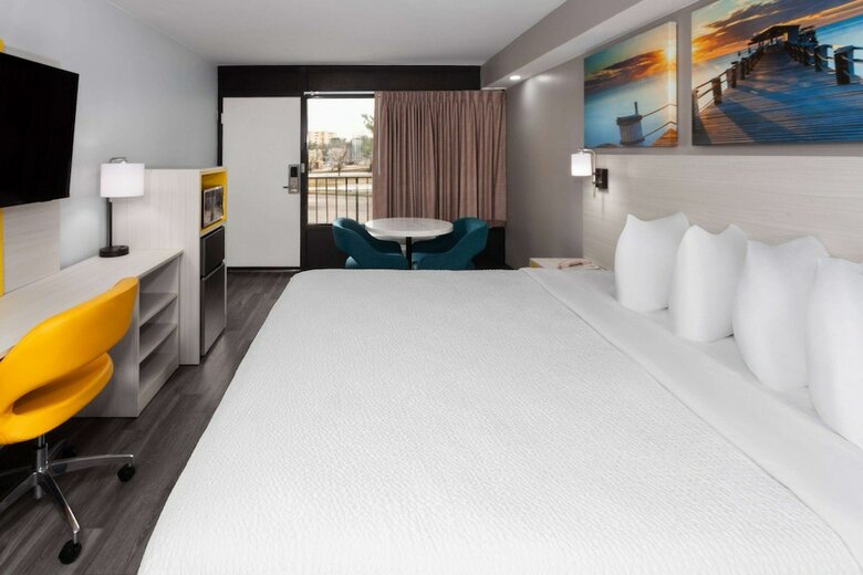 Hotel Quality Inn - West