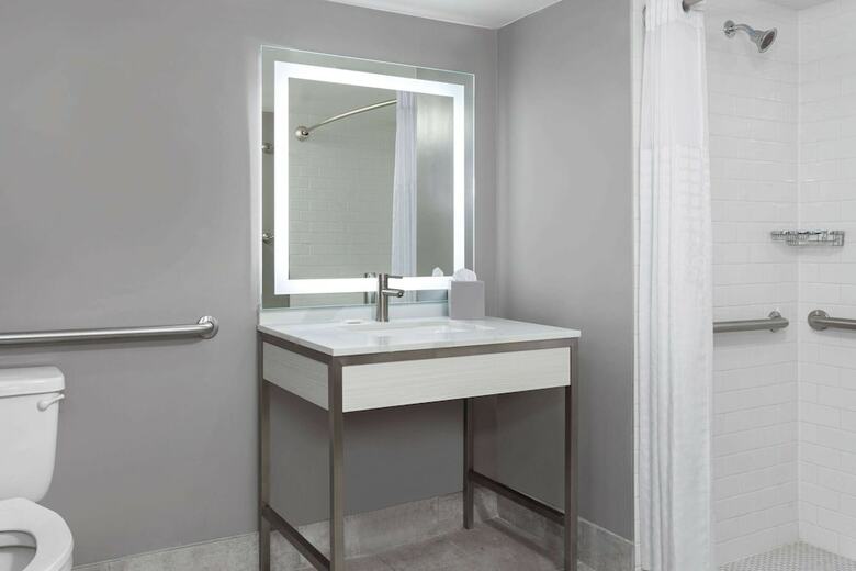 Hotel Quality Inn - West