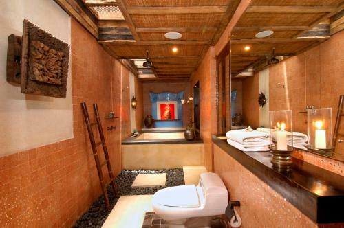 Hotel The Sandi Phala Beach Resort And Ma Joly Restaurant