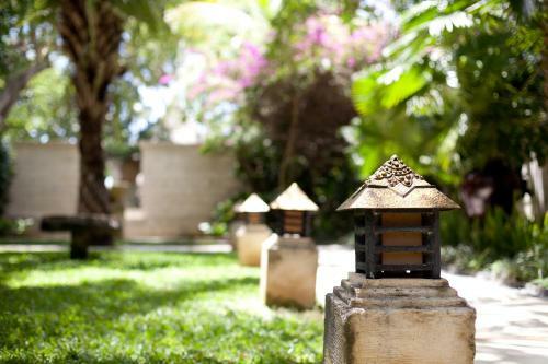 Hotel The Sandi Phala Beach Resort And Ma Joly Restaurant