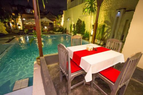 Hotel The Taman Sari Resort Legian