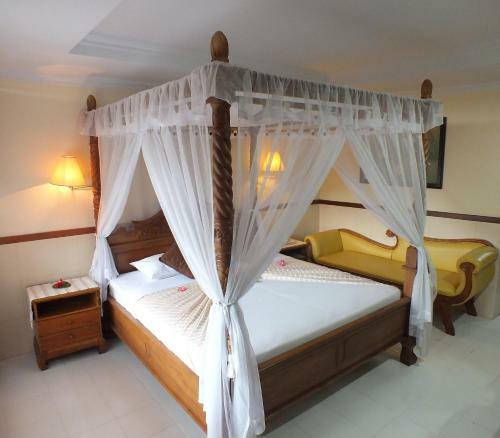 Palm Beach Hotel Bali