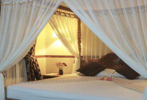 Palm Beach Hotel Bali